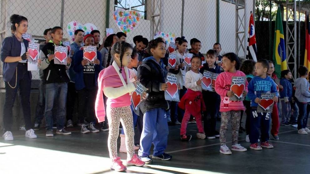 Die Kita-Kinder des Vereins Girassol e.V. sagen "Danke" an „Ein Herz für Kinder"
