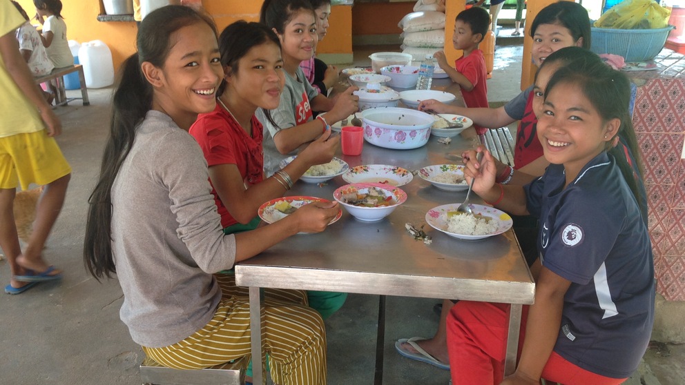 Gemeinsame Mahlzeiten gehören im Kinderdorf zum täglichen Ablauf<br><br>